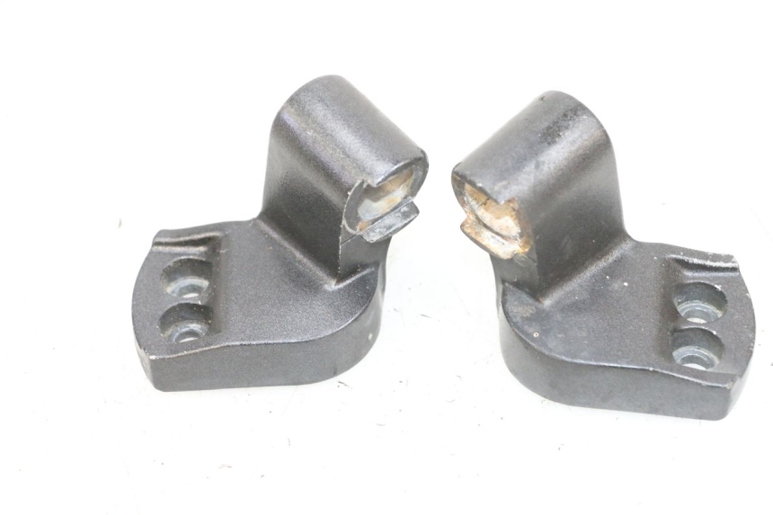 photo de STUURKLEM KAWASAKI GPX R WARBIRD 600 (1988 - 1993) - Detail van het onderdeel