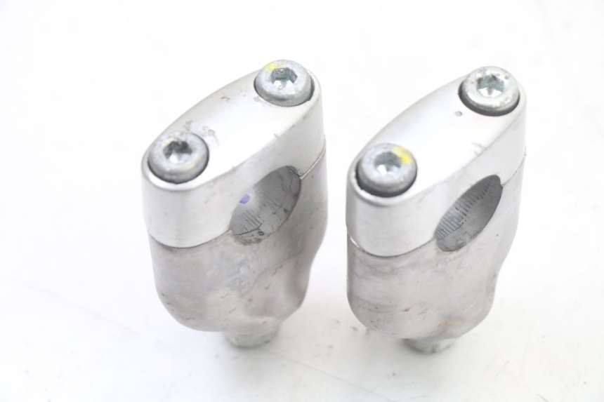 photo de STUURKLEM HONDA PCX (JF57/JF64) 125 (2014 - 2018) - Detail van het onderdeel