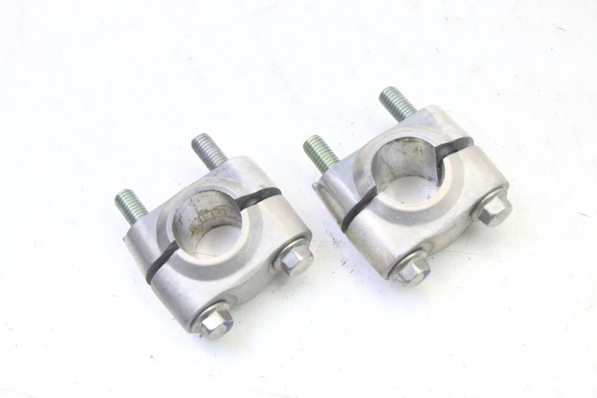 photo de STUURKLEM YAMAHA XMAX X-MAX 125 (2021 - 2025) - Detail van het onderdeel