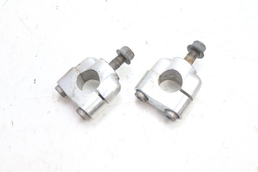 photo de STUURKLEM YAMAHA XJR 1300 (1998 - 2002) - Detail van het onderdeel