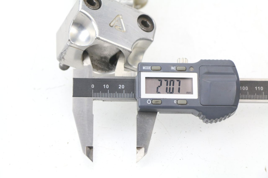 photo de STUURKLEM YAMAHA YZ 125 (1998 - 2005) - Detail van het onderdeel