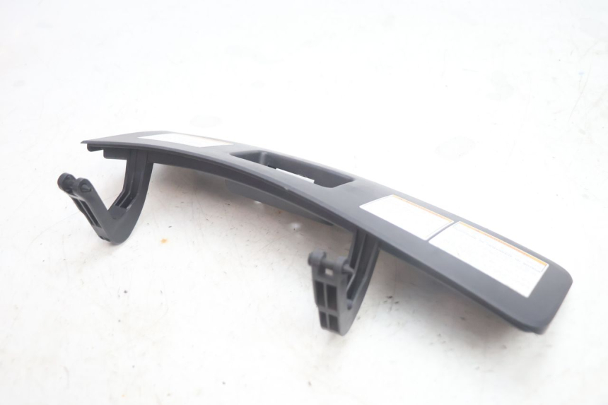 photo de HANDSCHOENENVAKHOUDER SUZUKI BURGMAN EXECUTIVE ABS 650 (2006 - 2012) - Detail van het onderdeel