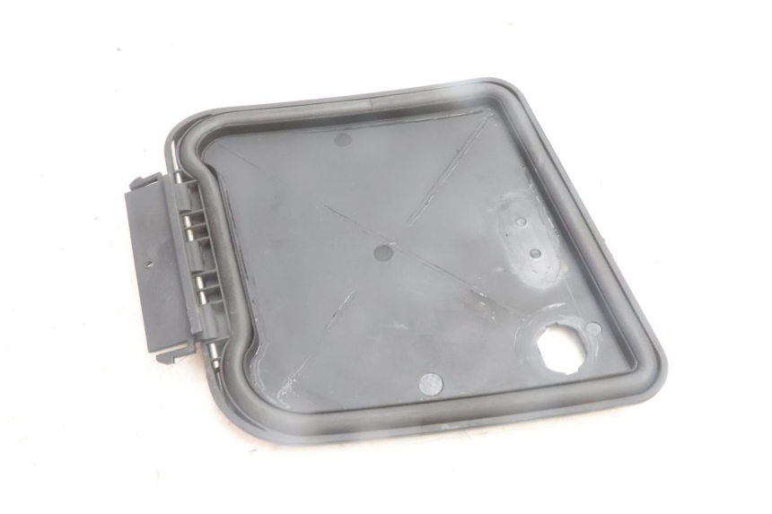photo de HOUDER VOOR HET HANDSCHOENENVAK BMW C1 125 (2000 - 2003) - Technische close-up