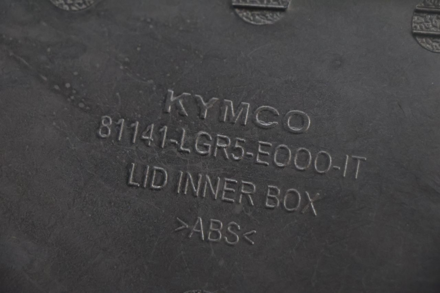 photo de HOES VOOR HANDSCHOENENVAK KYMCO LIKE 125 (2009 - 2016) - Bevestigingspunten