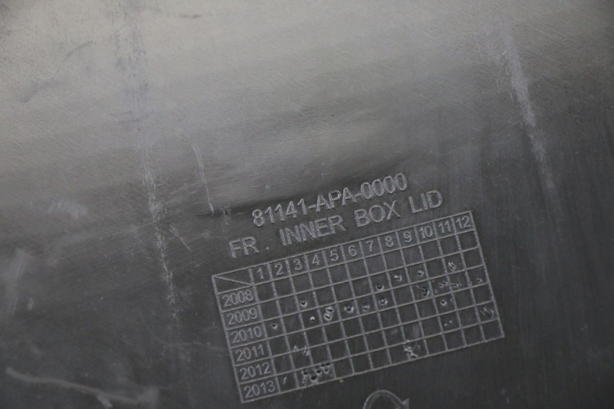 photo de HANDSCHOENENVAKHOUDER PEUGEOT TWEET 4T 50 (2014 - 2019) - Bevestigingspunten