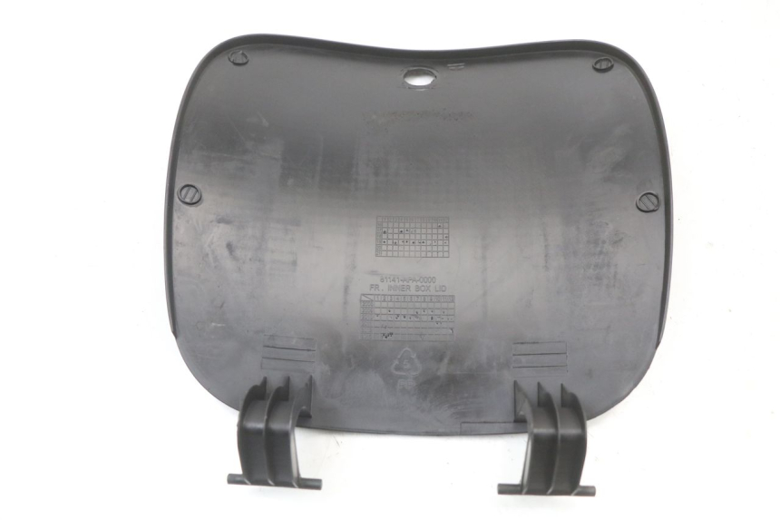 photo de HOES VOOR HANDSCHOENENVAK PEUGEOT TWEET 125 (2018 - 2021) - Andere kijkhoek