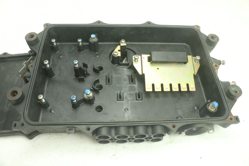 photo de ZEKERINGHOUDER YAMAHA WAVE RUNNER GP R 1200 (2000 - 2003) - Detail van het onderdeel