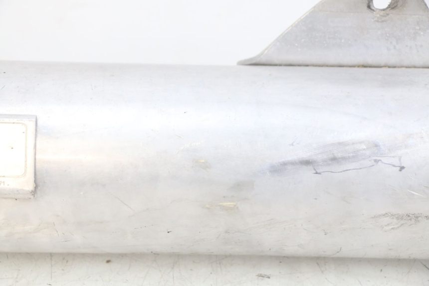 photo de RECHTER UITLAATDEMPER HONDA CBR F SC25 1000 (1989 - 1992) - Focus op structuur