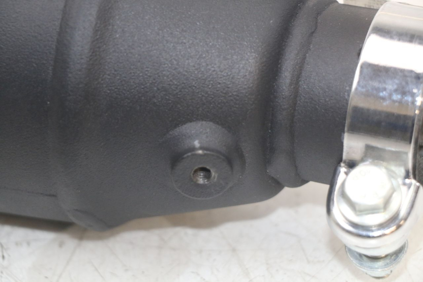 photo de RECHTER UITLAATDEMPER ROYAL ENFIELD CONTINENTAL GT 650 (2019 - 2024) - Technische close-up