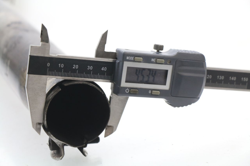 photo de UITLAATDEMPER SUZUKI GSXF GSX F 600 (1988 - 1997) - Detail van het onderdeel