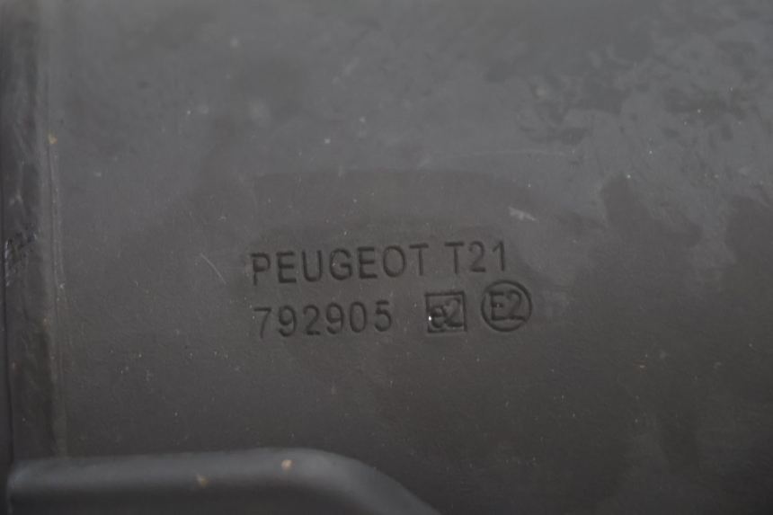 photo de UITLAATDEMPER PEUGEOT KISBEE 2T 50 (2018 - 2022) - Andere kijkhoek