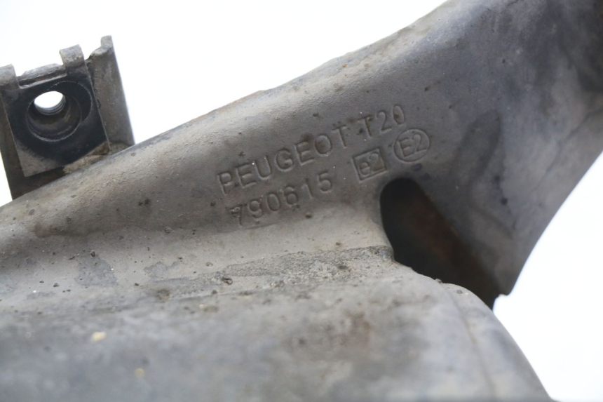 photo de UITLAATDEMPER PEUGEOT KISBEE 4T 50 (2018 - 2022) - Detail van het onderdeel