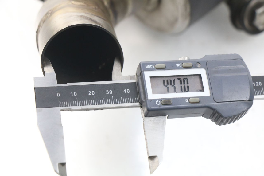 photo de UITLAATDEMPER DUCATI M796 MONSTER ABS 796 (2010 - 2014) - Detail van het onderdeel