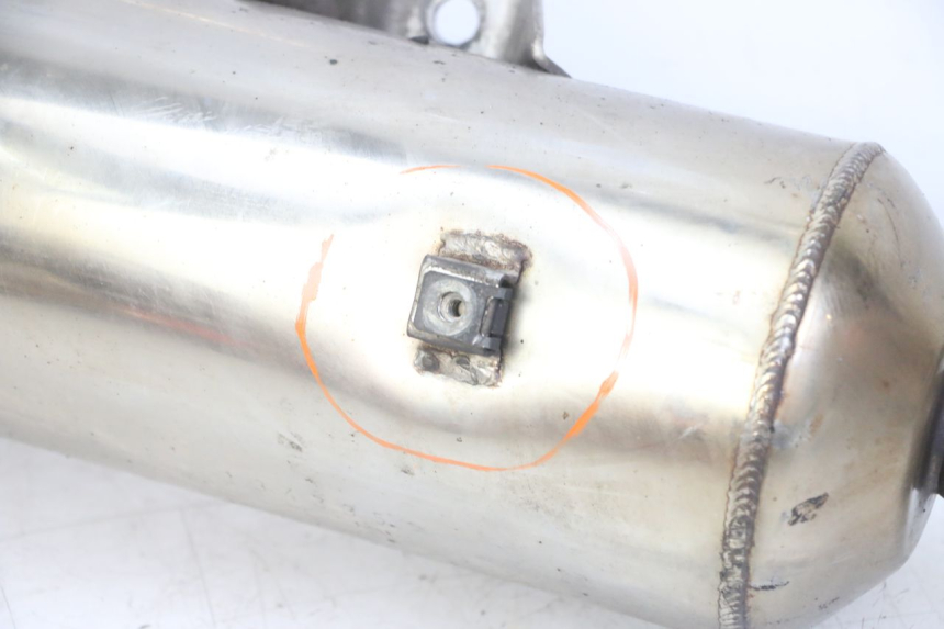 photo de UITLAATDEMPER PEUGEOT SATELIS 125 (2013 - 2018) - Focus op structuur