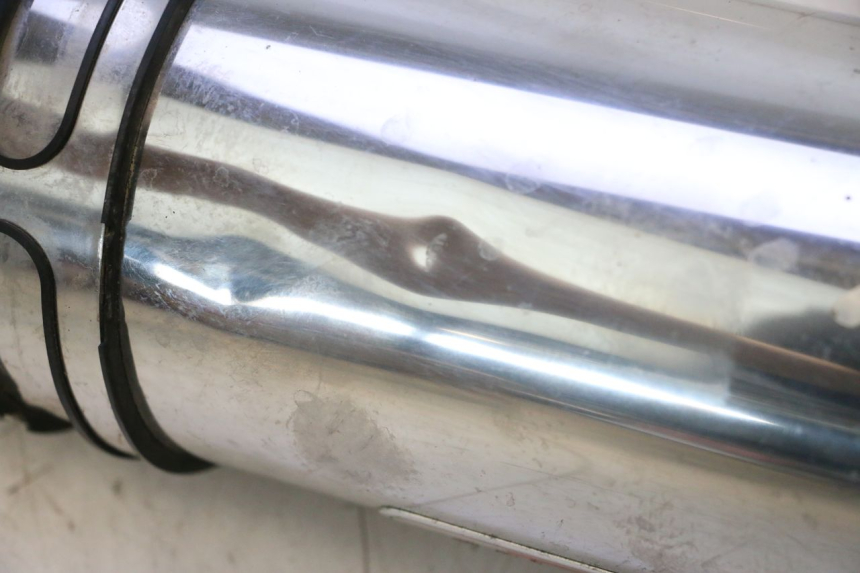 photo de UITLAATPIJP HONDA XLV VARADERO 125 (2007 - 2012) - Focus op structuur