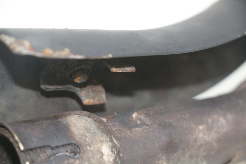 photo de UITLAATDEMPER YAMAHA YP MAJESTY 125 (2007 - 2010) - Bevestigingspunten