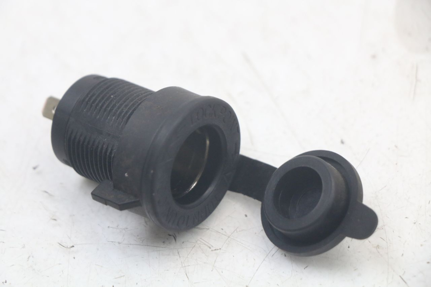 photo de SIGARETTENZIGARETTEN AANSTEKERDOOSJE QUADRO 3D S 350 (2013 - 2018) - Detail van het onderdeel