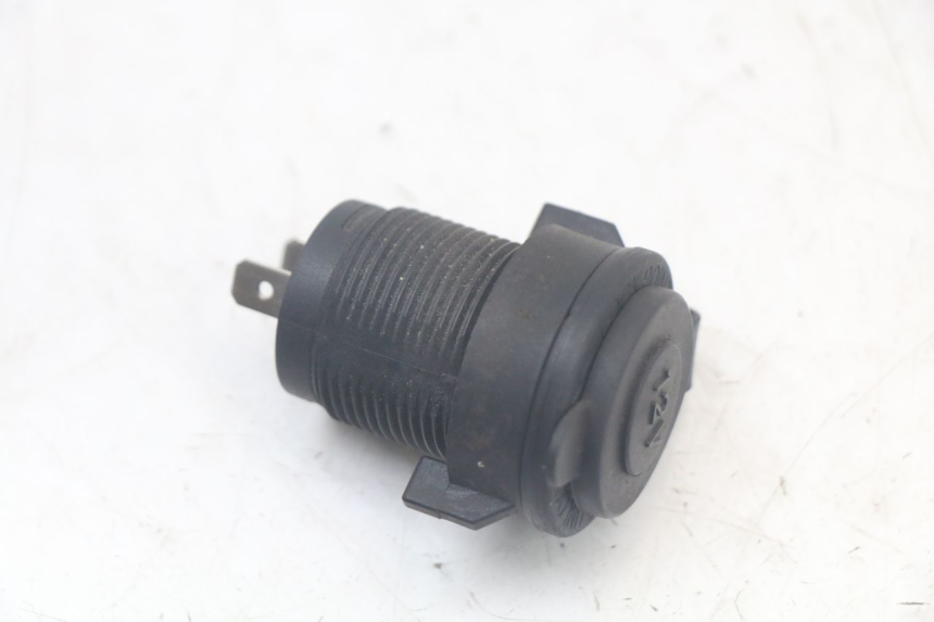 photo de SIGARETTENZIGARETTEN AANSTEKERDOOSJE QUADRO 3D S 350 (2013 - 2018) - Zoom op gebruiksstaat