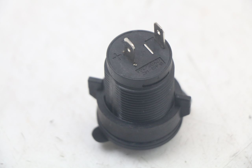 photo de SIGARETTENZIGARETTEN AANSTEKERDOOSJE QUADRO 3D S 350 (2013 - 2018) - Technische close-up