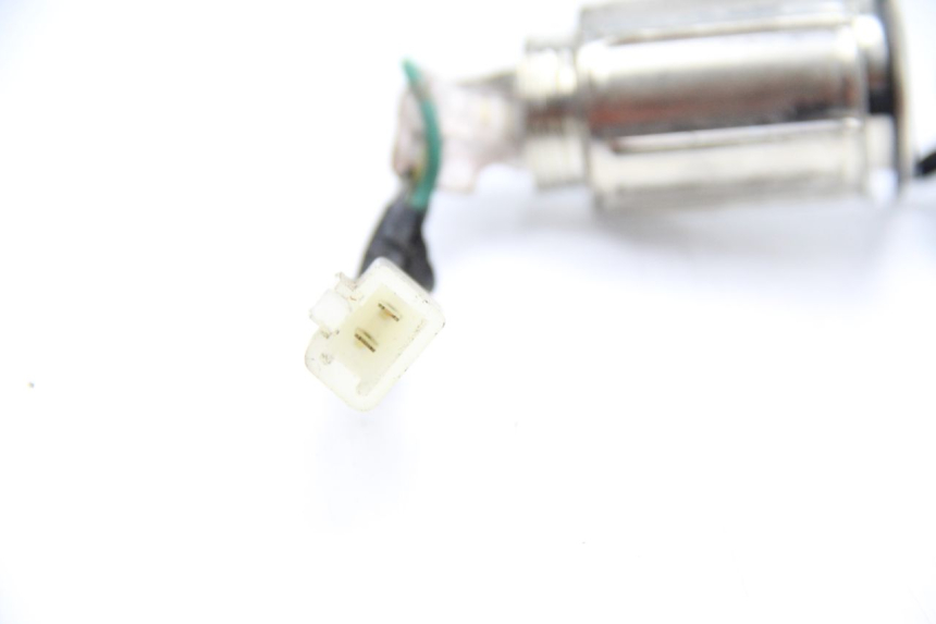 photo de SIGARETTENZIGARETTEN AANSTEKERDOOSJE HONDA FES PANTHEON 125 (2003 - 2007) - Technische close-up