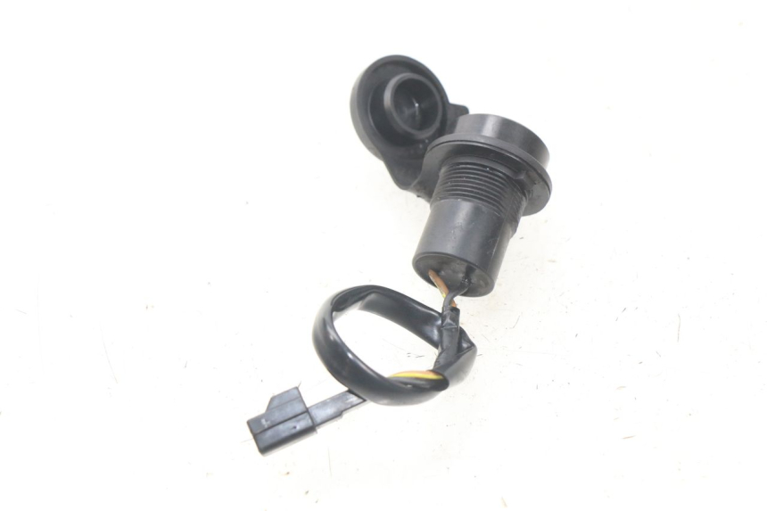 photo de SIGARETTENZIGARETTEN AANSTEKERDOOSJE YAMAHA FJR ABS 1300 (2006 - 2012) - Andere kijkhoek