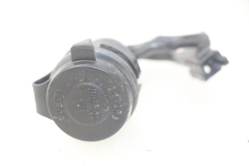 photo de SIGARETTENZIGARETTEN AANSTEKERDOOSJE YAMAHA FJR ABS 1300 (2006 - 2012) - Detail van het onderdeel