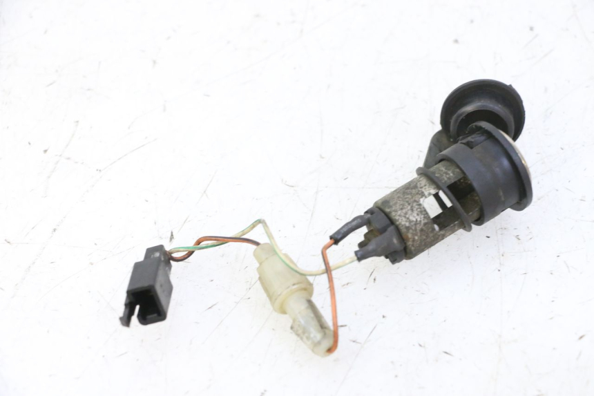 photo de SIGARETTENZIGARETTEN AANSTEKERDOOSJE KYMCO GRAND DINK 125 (2002 - 2007) - Zoom op gebruiksstaat