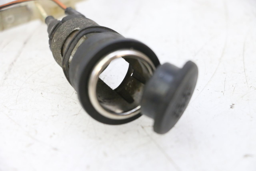 photo de SIGARETTENZIGARETTEN AANSTEKERDOOSJE KYMCO GRAND DINK 125 (2002 - 2007) - Technische close-up