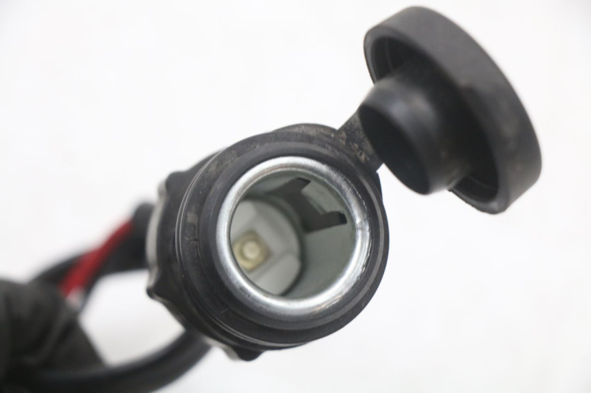 photo de SIGARETTENZIGARETTEN AANSTEKER STOPCONTACT HYTRACK HY S 4X4 410 (2013 - 2016) - Overzicht