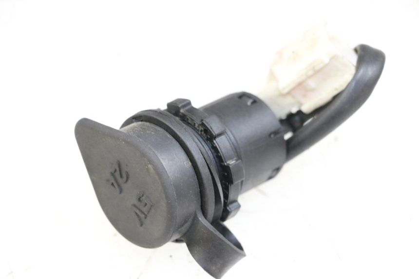 photo de SIGARETTENZIGARETTEN AANSTEKER STOPCONTACT SYM JET 14 4T 50 (2018 - 2022) - Zoom op gebruiksstaat