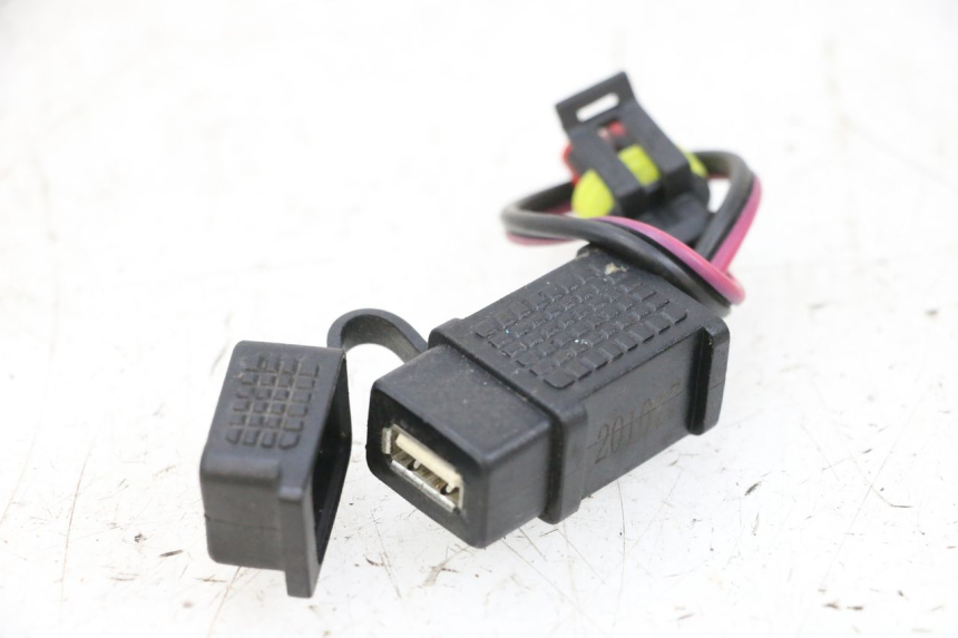 photo de AANSTEKERAANSLUITING PIAGGIO MP3 HPE 300 (2019 - 2026) - Hoofdaanzicht