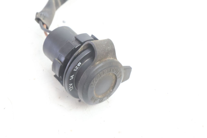 photo de SIGARETTEAANSTEKERDOOS YAMAHA N-MAX NMAX 125 (2021 - 2024) - Technische close-up