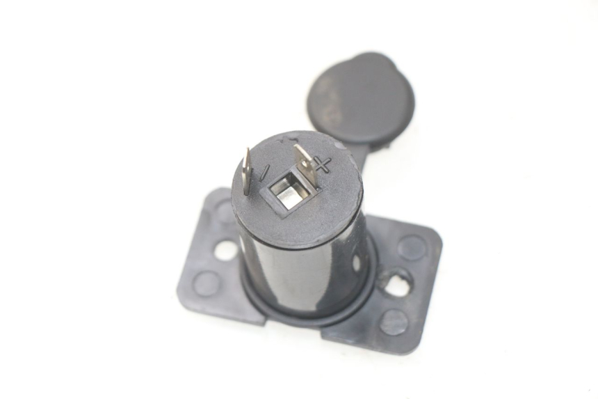 photo de SIGARETTENZIGARETTEN AANSTEKERDOOSJE SYM ORBIT 2 4T 50 (2008 - 2017) - Zoom op gebruiksstaat