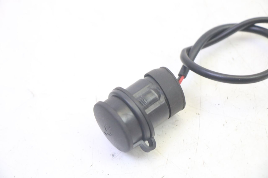 photo de SIGARETTENZIGARETTEN AANSTEKERDOOSJE EFUN PUSA 1 - Andere kijkhoek