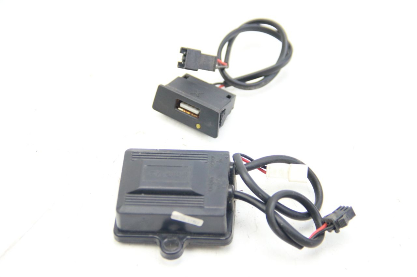 photo de SIGARETTENZIGARETTEN AANSTEKERDOOSJE RED ELECTRIC RED E PRO 1 (2017 - 2019) - Hoofdaanzicht