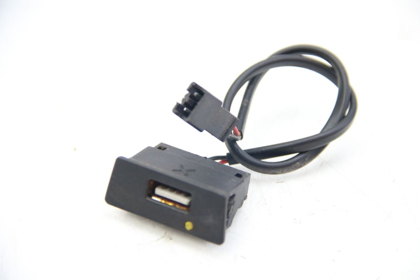 photo de SIGARETTENZIGARETTEN AANSTEKERDOOSJE RED ELECTRIC RED E PRO 1 (2017 - 2019) - Detail van het onderdeel