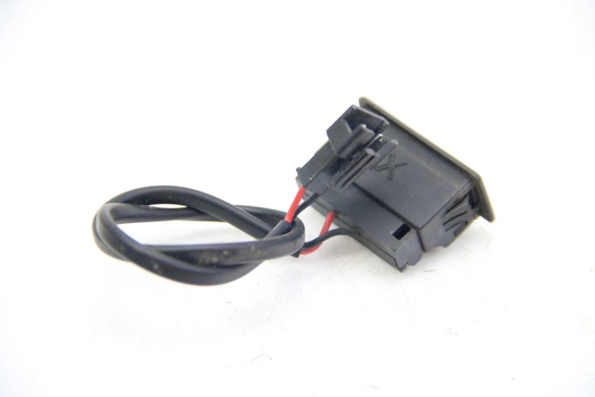 photo de SIGARETTENZIGARETTEN AANSTEKERDOOSJE RED ELECTRIC RED E PRO 1 (2017 - 2019) - Andere kijkhoek