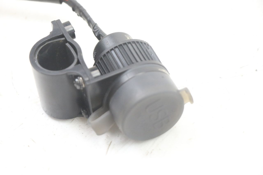 photo de SIGARETTENZIGARETTEN AANSTEKERDOOSJE ROYAL ENFIELD HYMALAYAN 410 (2016 - 2023) - Detail van het onderdeel