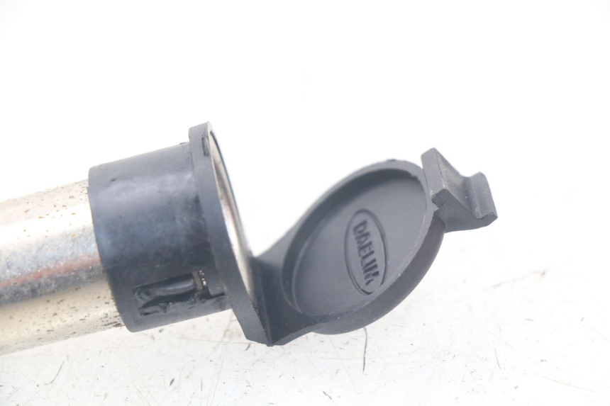 photo de SIGARETTENZIGARETTEN AANSTEKER STOPCONTACT DAELIM S2 FI 125 (2008 - 2017) - Zoom op gebruiksstaat