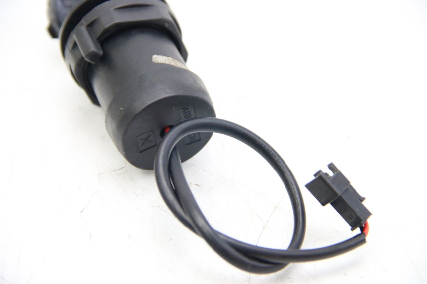 photo de SIGARETTENZIGARETTEN AANSTEKER STOPCONTACT LVNENG S5 1 (2019 - 2023) - Andere kijkhoek