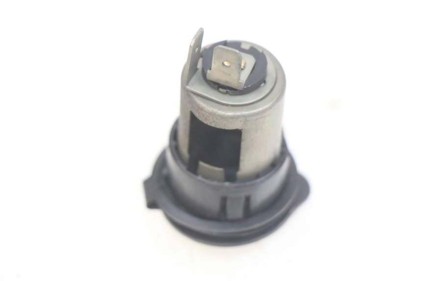 photo de SIGARETTENZIGARETTEN AANSTEKERDOOSJE APRILIA SCARABEO LIGHT 125 (2007 - 2011) - Detail van het onderdeel