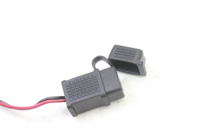 photo de SIGARETTENZIGARETTEN AANSTEKERDOOSJE APRILIA SR 2T 50 (2018 - 2022) - Detail van het onderdeel