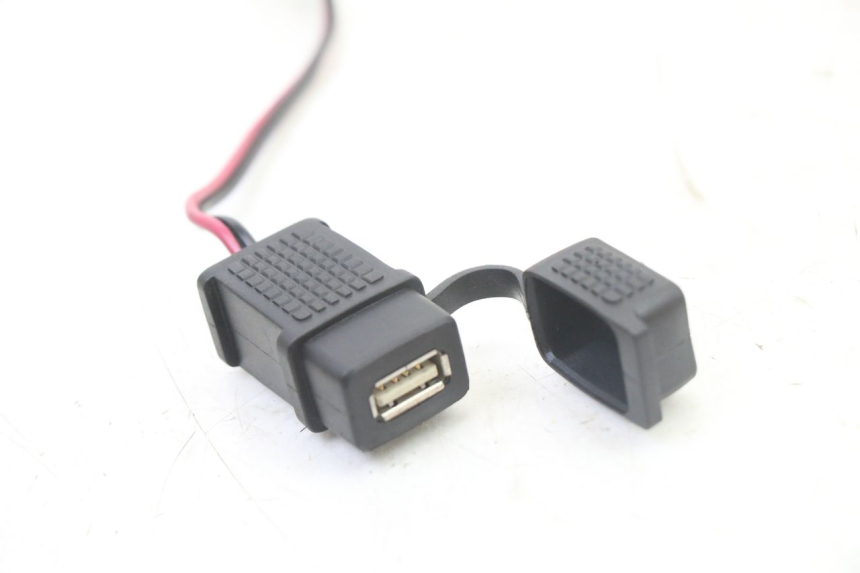 photo de SIGARETTENZIGARETTEN AANSTEKERDOOSJE APRILIA SR 2T 50 (2018 - 2022) - Zoom op gebruiksstaat