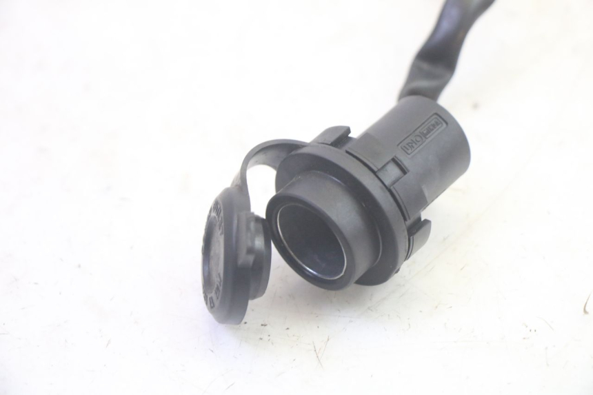 photo de SIGARETTENZIGARETTEN AANSTEKERDOOSJE YAMAHA TRICITY 300 (2020 - 2024) - Zoom op gebruiksstaat