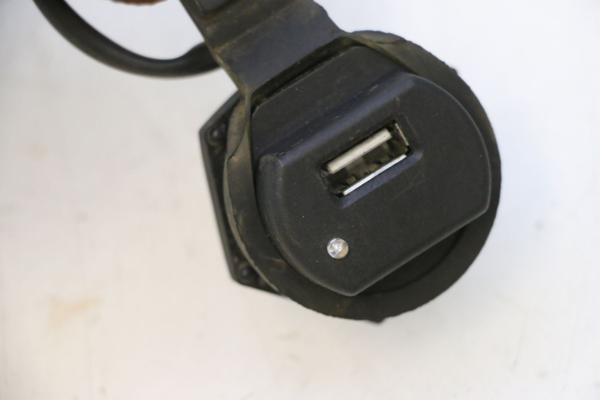 photo de USB-STOPCONTACT KYMCO LIKE 4T 50 (2019 - 2025) - Detail van het onderdeel