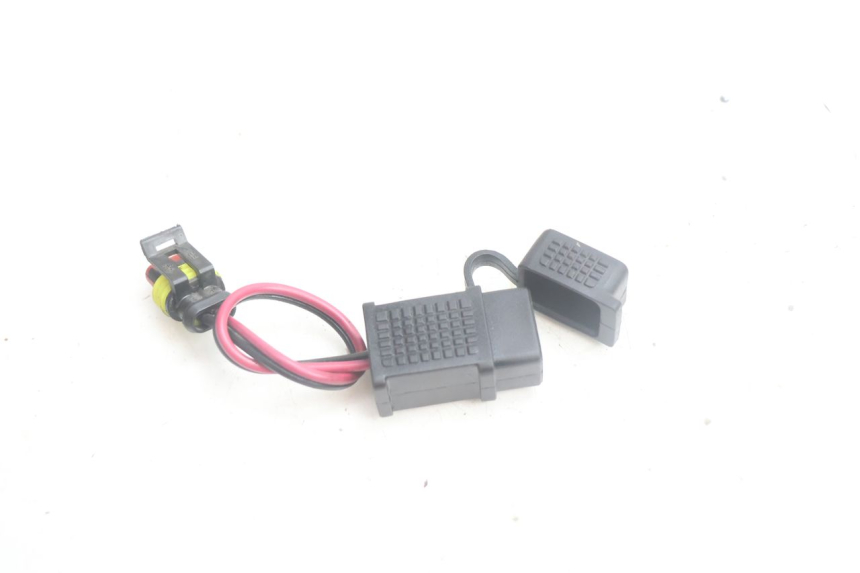 photo de USB-STOPCONTACT PIAGGIO NEW TYPHOON 50 (2018 - 2021) - Hoofdaanzicht