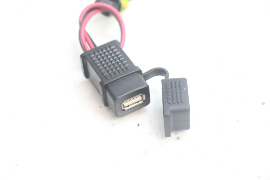 photo de USB-STOPCONTACT PIAGGIO NEW TYPHOON 50 (2018 - 2021) - Detail van het onderdeel