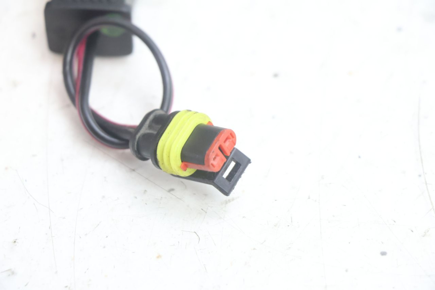 photo de USB-STOPCONTACT PIAGGIO NEW TYPHOON 50 (2018 - 2021) - Andere kijkhoek