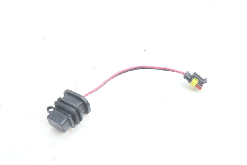 photo de USB-STOPCONTACT PIAGGIO NEW TYPHOON 50 (2018 - 2021) - Andere kijkhoek