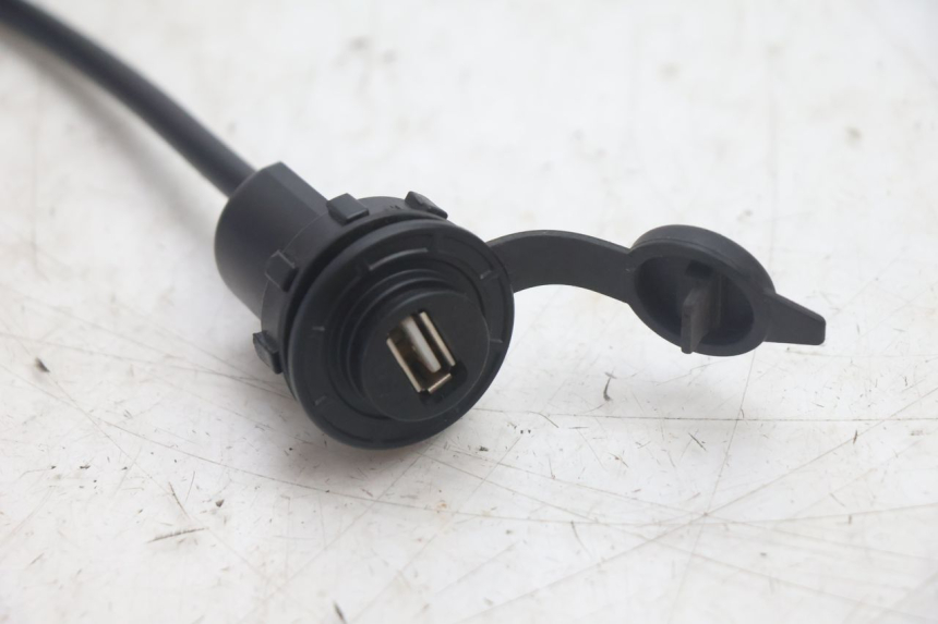 photo de USB-STOPCONTACT JM MOTORS R-MAX TECH 50 (2024 - 2026) - Detail van het onderdeel